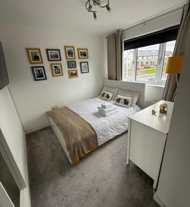 Edinburgh Casa | Double Bedroom With Dedicated Private Bathroom