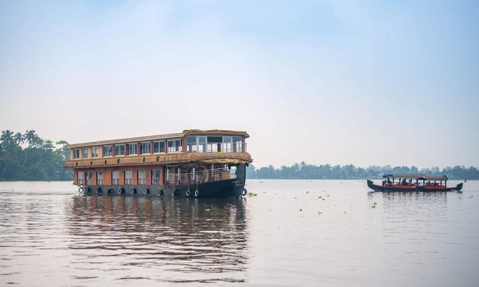 Alappuzha Alquiler De Eote | Casa flotante de lujo flotante de dos pisos
