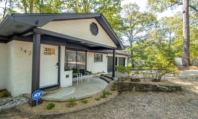 Jacksonville Casa | Double Diamond Rentals – Spectacular Home W/Land