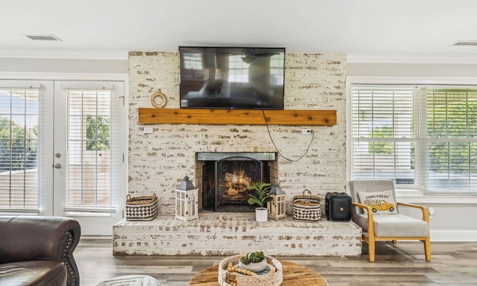 Rutherford County Casa | Double Diamond Rentals - Amazing Getaway W/Land