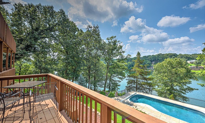 Bella Vista Casa | Double Down: Spacious Lakefront Retreat with Stunning Views & Hot Tub