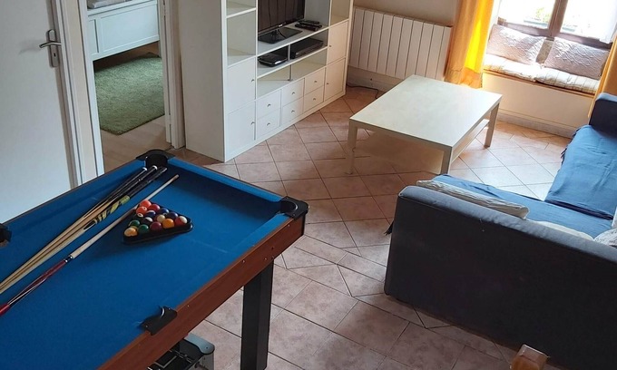 Les Champs-Geraux Casa | Cama de Matrimonio o Dos Camas-Baño compartido-Vista al patio