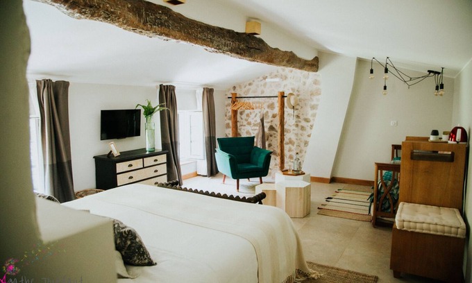 Saint-Jeannet Casa | Cama de Matrimonio o Dos Camas-Confortable-Baño en la habitacion-Vista al Jardín