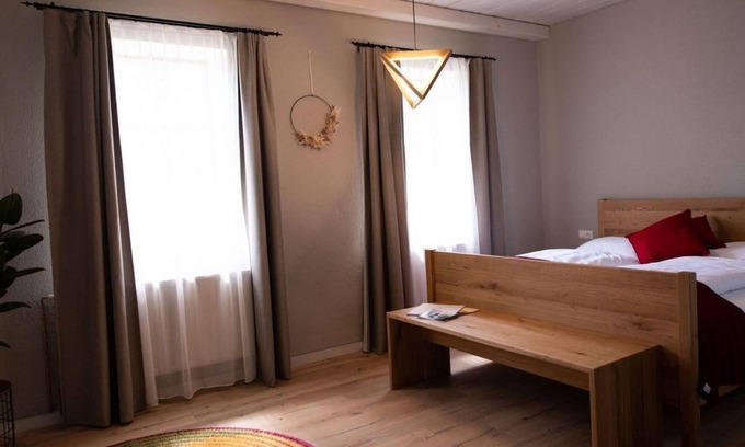 Straden Cama Y Desayuno | Double room Abendlicht - Monschein Bioweinhof