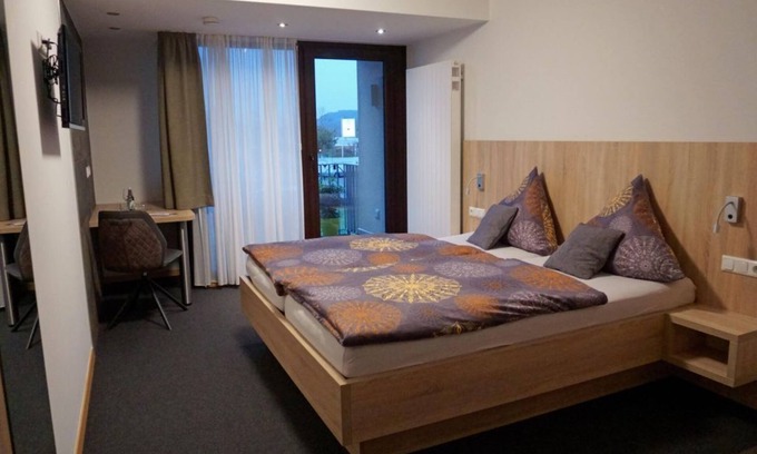 Nittel Cama Y Desayuno | Habitación Doble CLASSIC - Winery & Guesthouse Peace