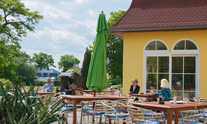 Brielow Casa | Double room comfort with lake view (balcony or terrace) - Seehotel Brandenburg.