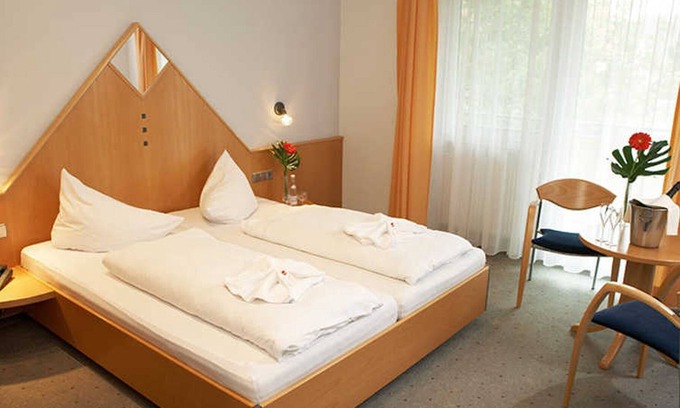 Rust Cabaña | Habitación doble confort con WC y ducha incl. Desayuno - Hotel Restaurant Löwen