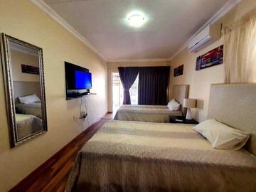 Mahikeng Casa | Double Room in one of the select guesthouses in Mahikeng