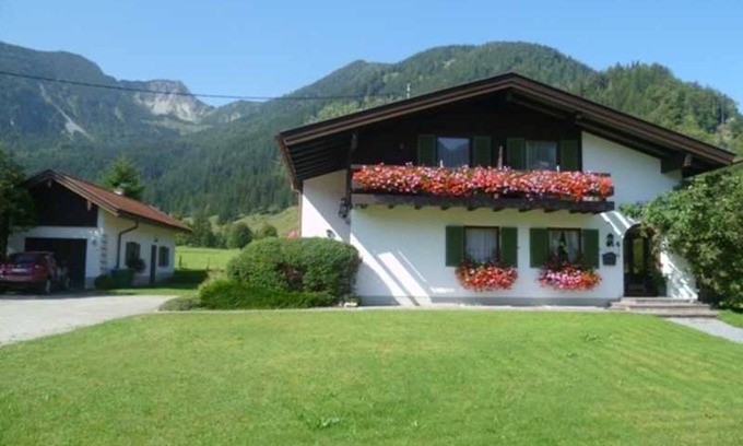 Bayrischzell Cabaña | Double room (online) - Gästehaus Akelei