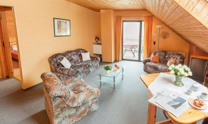 Trittenheim Apartamento | Habitación doble Rivaner con sala de estar independiente - Ferienweingut Wolfgang Bollig - Inh. M. Bollig