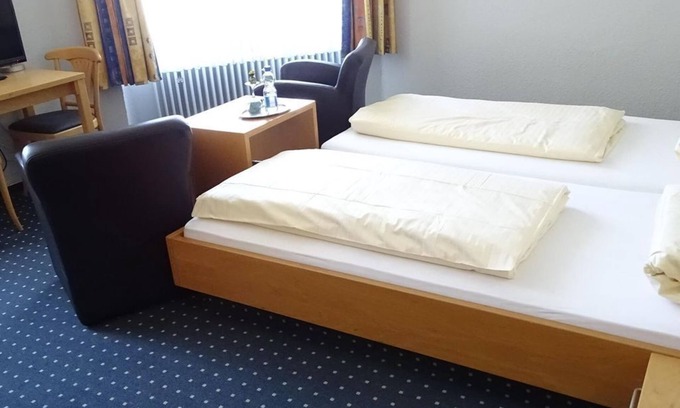Manderscheid Casa | Double room shower/WC - Hotel am Ceresplatz