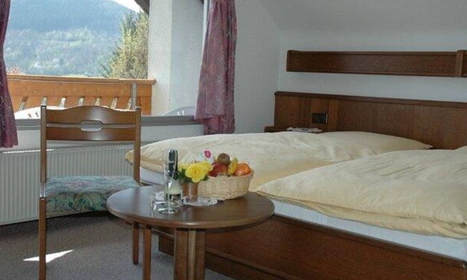 Hasenfeld Cama Y Desayuno | Habitación doble con balcón orientado al sur - Haus Diefenbach, Pension Ferienwohnungen