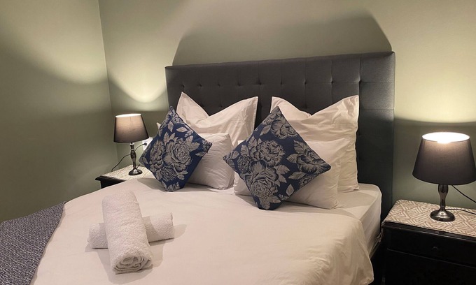 West Beach Cabina | Double Room! Welcome to our charming guesthouse in Cap Town!