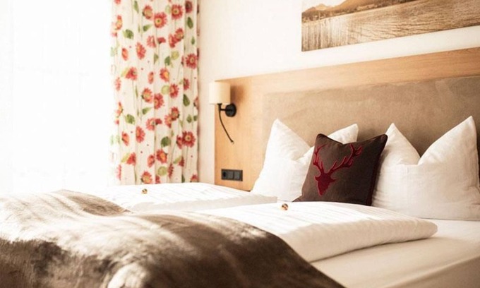 Fuschl am See Apartamento | Habitación doble con balcón - Pension Huber