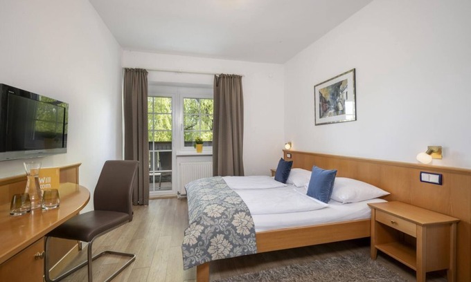 Taxham Cama Y Desayuno | Double room with balcony - Salzburg Hotel Lilienhof