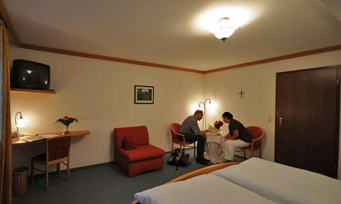 Oberhenneborn Apartamento | Double room with shower/WC