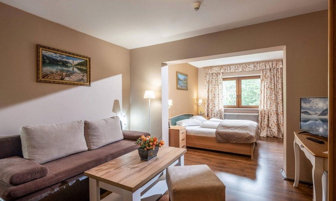 Maurach Casa | Double room with extra bed - Alpenhotel Edelweiss