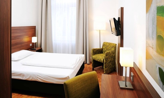 Rastatt Apartamento | Double room with French bed