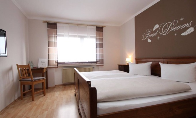 Plutscheid Cama Y Desayuno | Double room with shower/WC - Gasthaus-Pension-Rest. Bucket