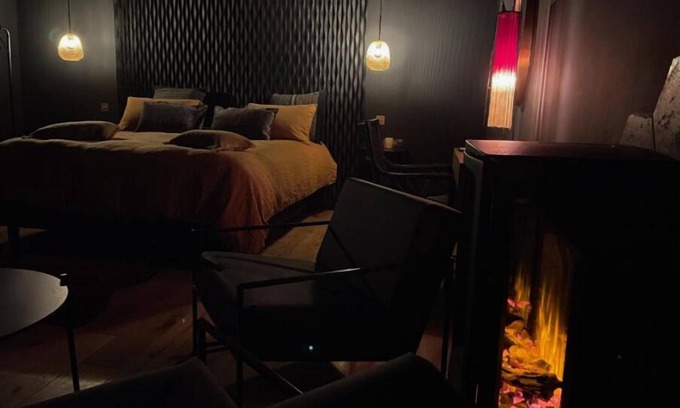 Istres Cama Y Desayuno | Double Room With Spa Bath