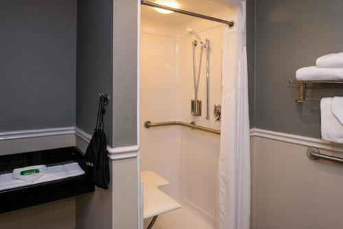 Concord Hotel | Doubletree By Hilton Concord Downtown