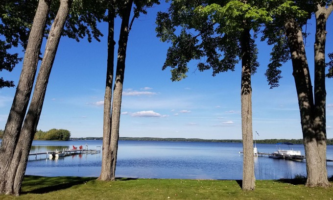 Pellston Casa | Douglas Lake Lakeside Cabin Living
