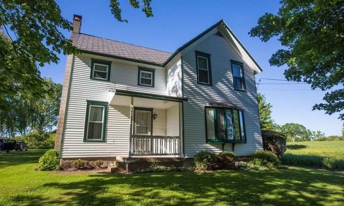 Pulaski Cabina | Douglaston Salmon Run - Manor Lodge