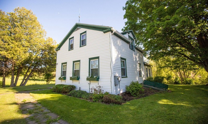 Pulaski Cabina | Douglaston Salmon Run - Mud Creek Lodge