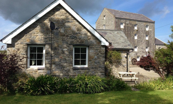 Castletown Cabaña | Dove Cottage, a cosy one bedroom cottage in Castletown