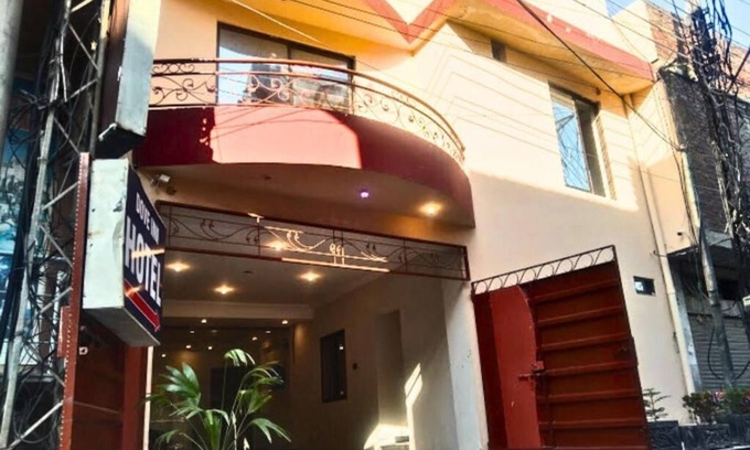 Lahore Casa | Dove Inn Hotel Muslim Town Branch
