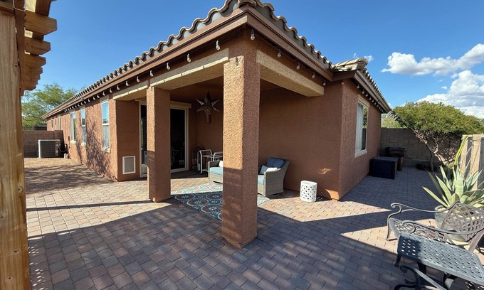 Dove Mountain Casa | Dove Mountain Perserve, dog friendly home.