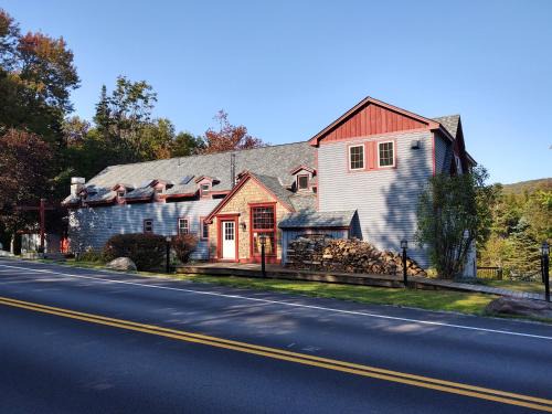 West Dover Cama Y Desayuno | Doveberry Inn