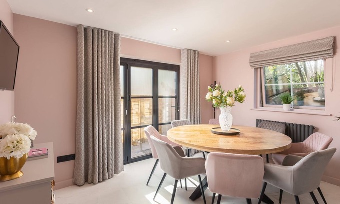 Easingwold Casa | Dovecote House - Luxury Town House in centre of Market Town