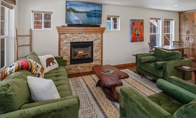 Dover Bay Casa | Dover Bay | Sleeps up to 10 | Private Hot Tub