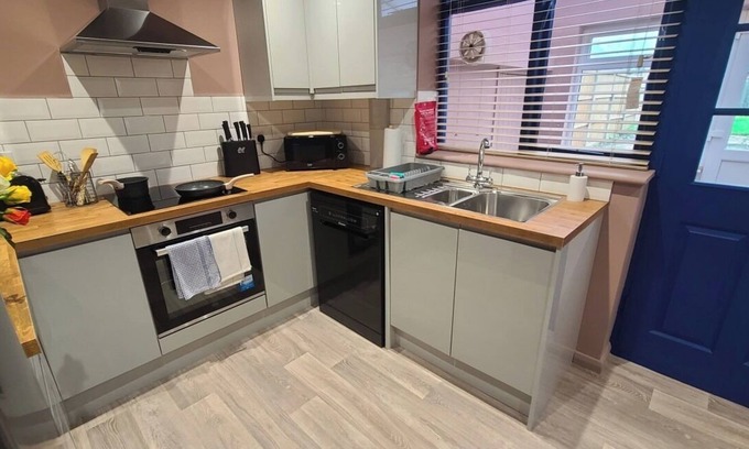 Rocester Casa | Dovetails. 10 minutes from Alton Towers