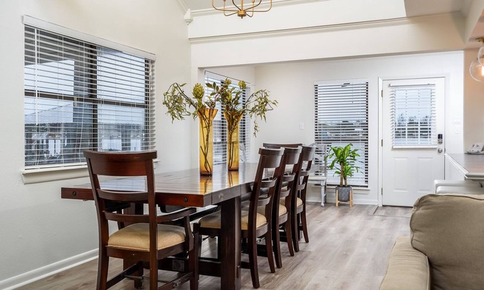 New Roads Casa | "Down by the River" with all amenities and recently updated