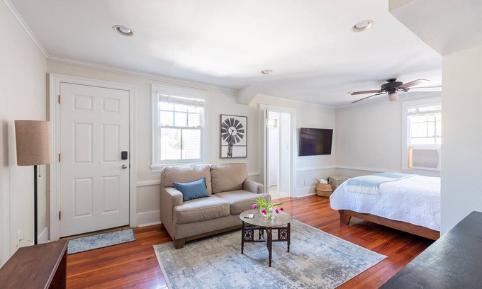 East Carrollton Apartamento | Down the Block from Tulane- Uptown