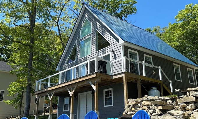 North Stonington Casa | Down the Lake @ Heron's Cove - Lakefront Rental Home near Winery/Trails/Casinos