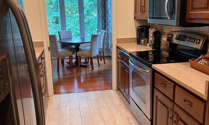 Huntsville Casa | Down / Town Home