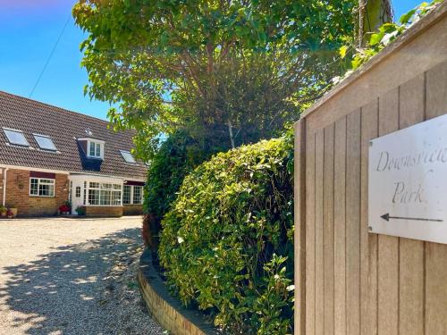 Littlehampton Casa | Downsview Park
