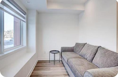 Downsview Casa | Downsview Park Townhome queen bed near Yorkdale Transit