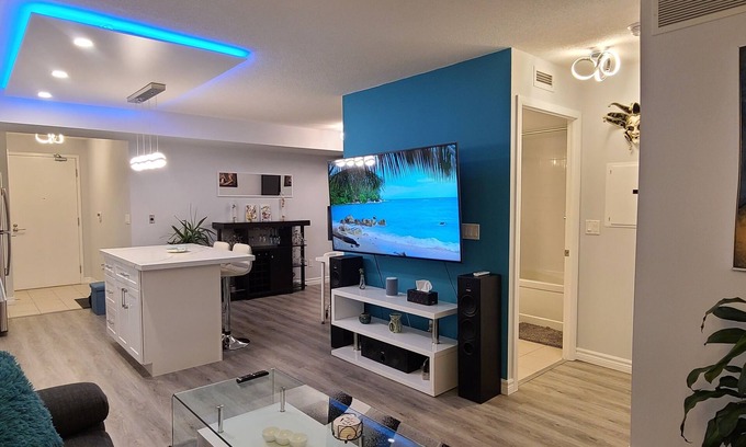 Fort York Condominio | 🏢Downtown 1 BDRM ➕ Den with lake & CN tower views!📌