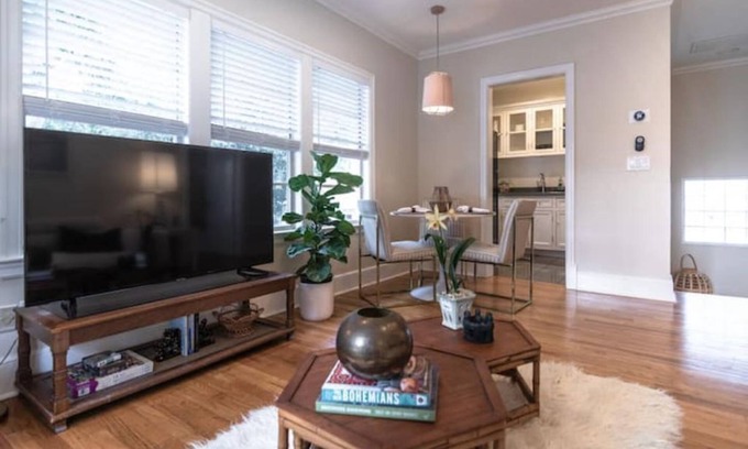 Downtown West Palm Beach Casa | Downtown 2 bedroom 2 bath cottage