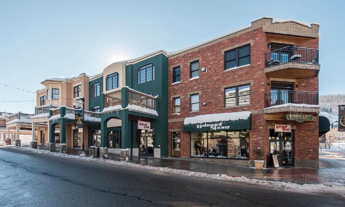 Downtown Park City Casa | Downtown 2 Bedroom Town Lift by All Season Resorts Lodging