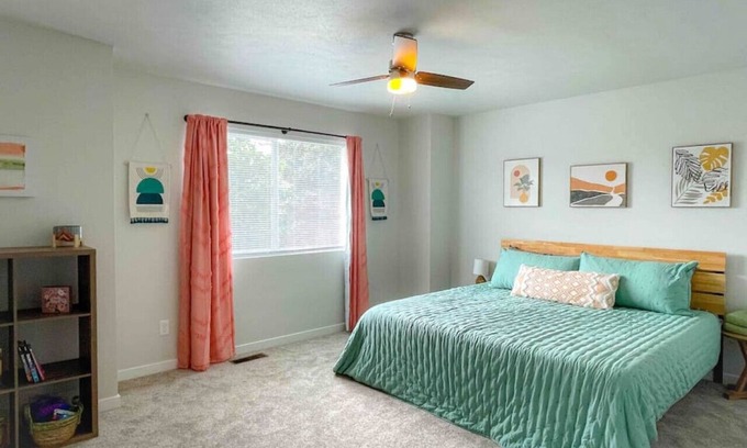 Spokane Casa | Downtown 3/2, garage, EV Charger, private yard, walk to arena!