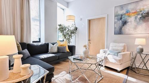 Downtown Apartamento | Downtown 3B2B Apt with full kitchen, Sleeps 6,Near PPAC & Dining
