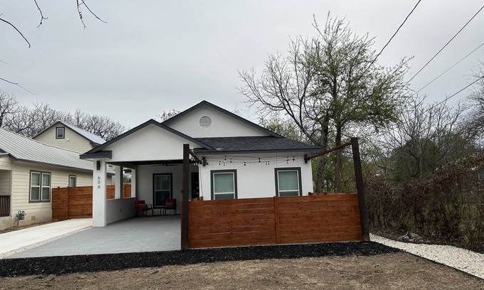 Southtown Casa | Downtown 3bd 2bth, walk to Riverwalk, Southtown!