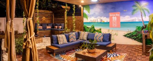 Tampa Heights Casa | Downtown 4BR Home w Outdoor Living Has Power