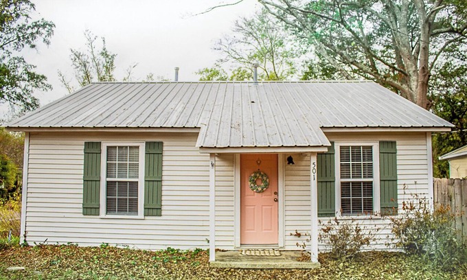 Starkville Casa | Downtown Access | Cozy | Covered Porch