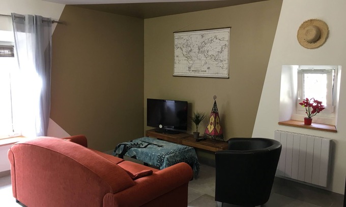 Tain-l'Hermitage Apartamento | Downtown apartment on quiet street near the quays of the rhone